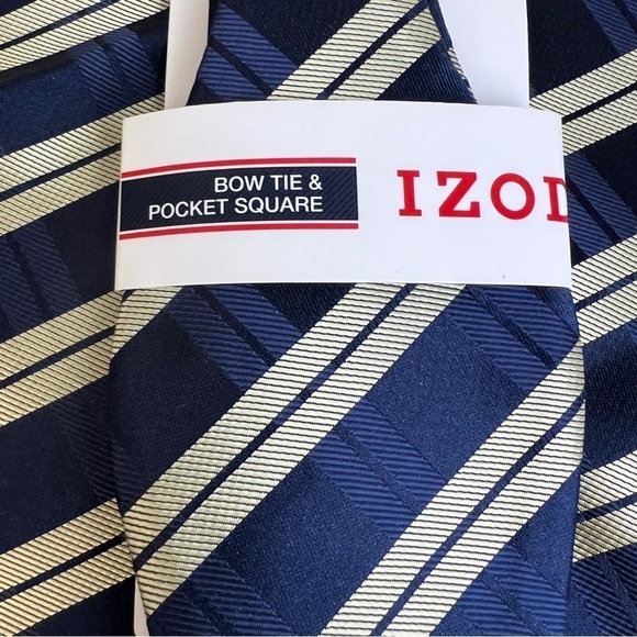 Izod Bow Tie and Matching Pocket Square Classy Gent Accessories Preppy - Picture 3 of 4